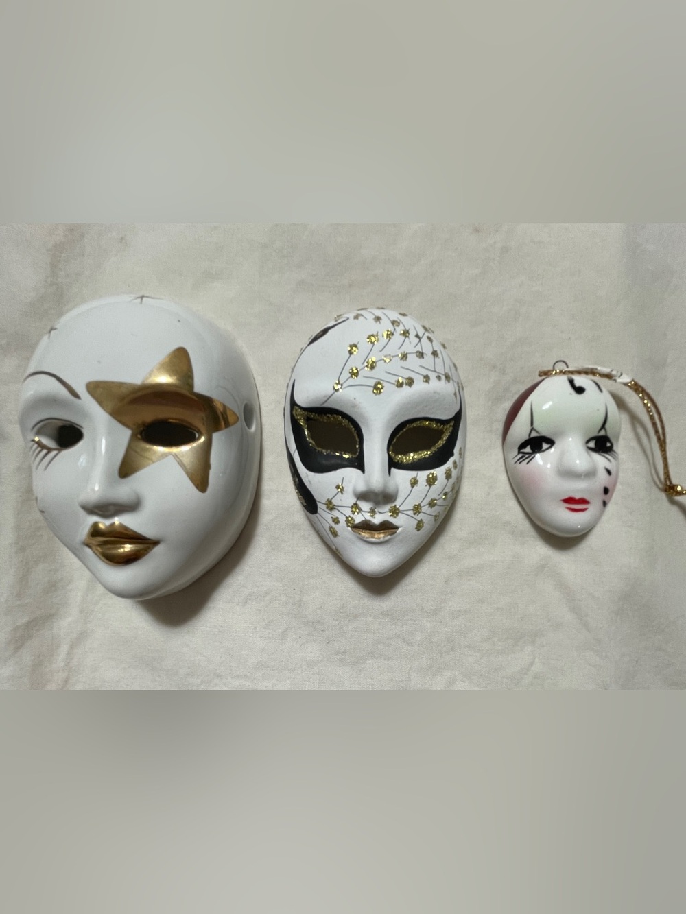Paran White and Gold Venetian-Style Decorative Mask